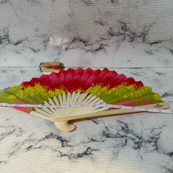 Valentino Beauty Fan (Summer Escape Colorful Wave Design) - Picture 8 of 10